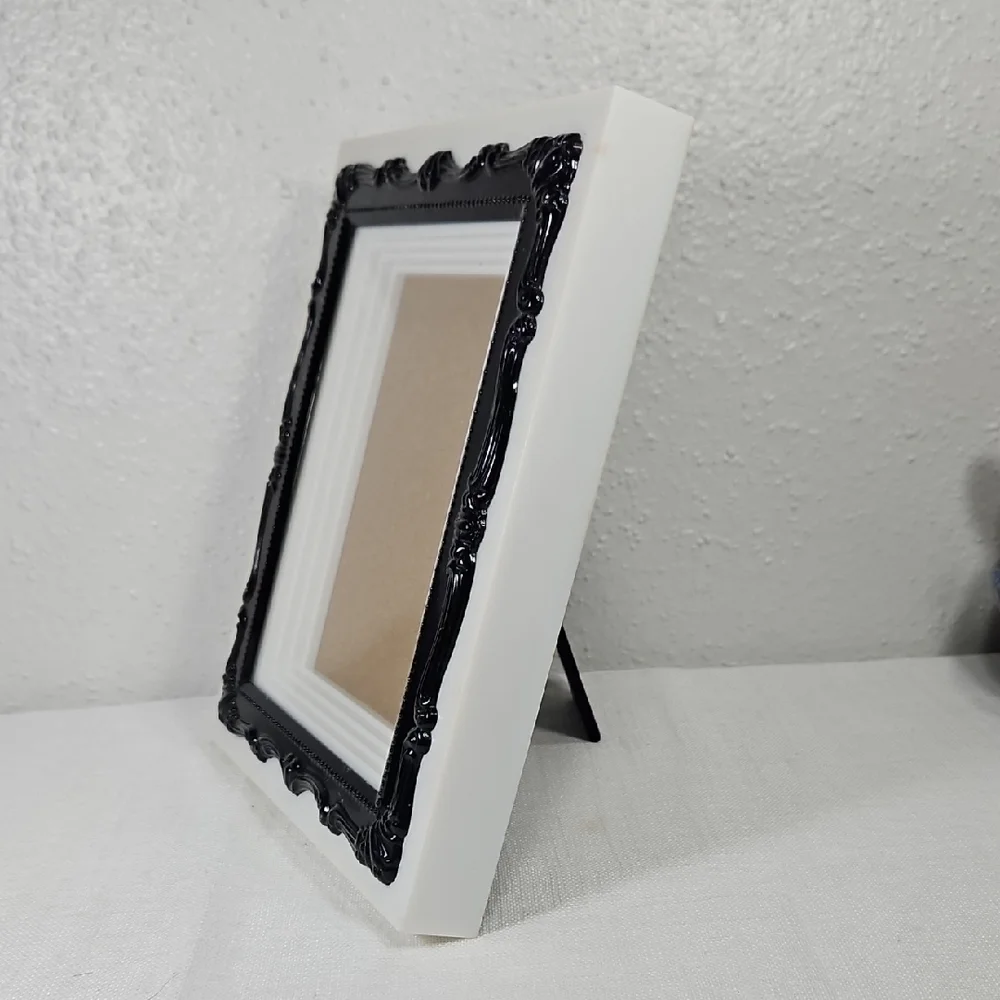 Elegant Black and White Plastic Picture Frame